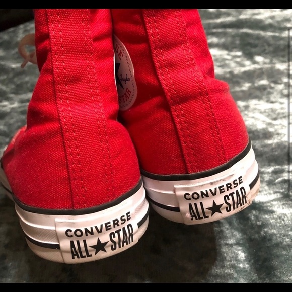 Red Converse 7.5!! - Picture 2 of 5